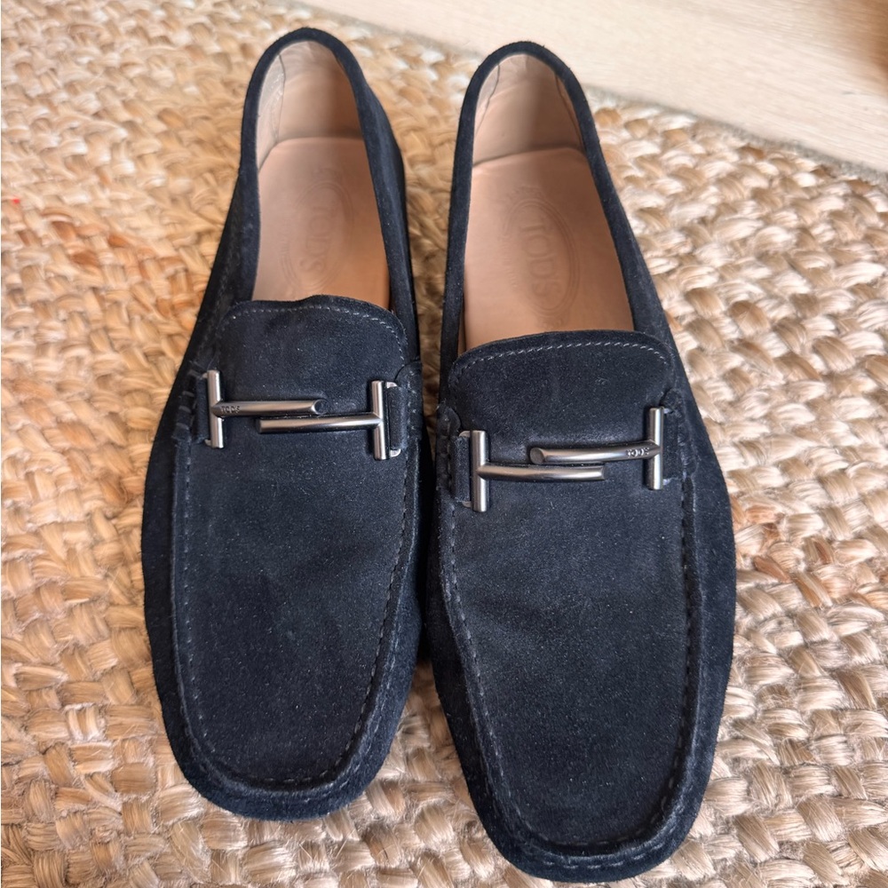 Tod's Black Loafers Slip-On Elegance